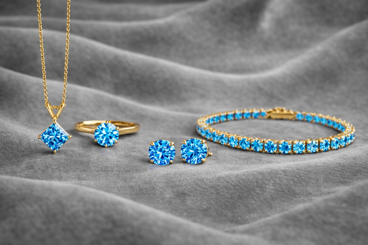 Médaille de baptême en or portée par un enfant – bijou symbolique l Laveran Paris